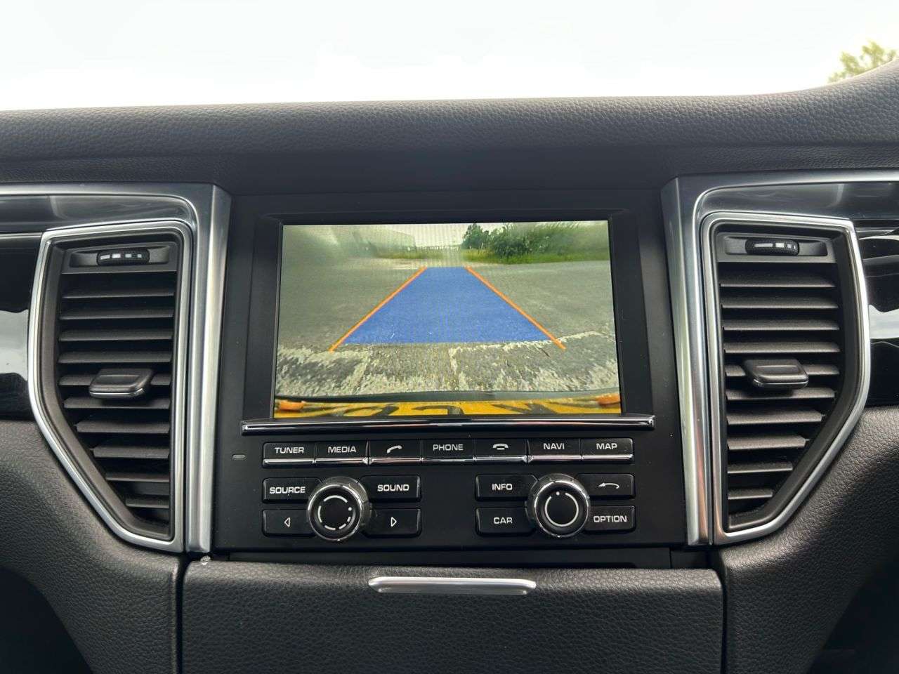 2015 PORSCHE MACAN 2015 PORSCHE MACAN