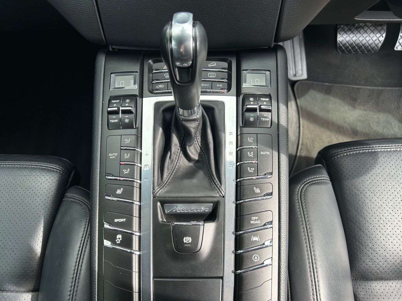 2015 PORSCHE MACAN 2015 PORSCHE MACAN