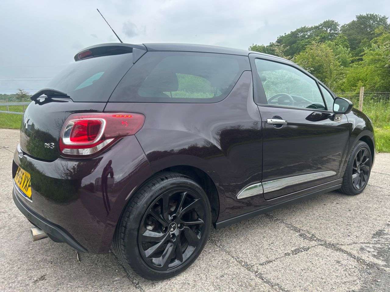 A 2015 DS AUTOMOBILES DS 3 1.2 PureTech DStyle Nav Hatchback 3dr Petrol Manual Euro 6 (s/s) (110 ps) P A 2015 DS AUTOMOBILES DS 3 1.2 PureTech DStyle Nav Hatchback 3dr Petrol Manual Euro 6 (s/s) (110 ps) P
