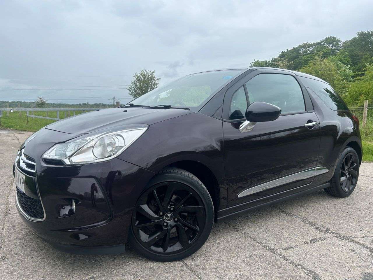 A 2015 DS AUTOMOBILES DS 3 1.2 PureTech DStyle Nav Hatchback 3dr Petrol Manual Euro 6 (s/s) (110 ps) P A 2015 DS AUTOMOBILES DS 3 1.2 PureTech DStyle Nav Hatchback 3dr Petrol Manual Euro 6 (s/s) (110 ps) P
