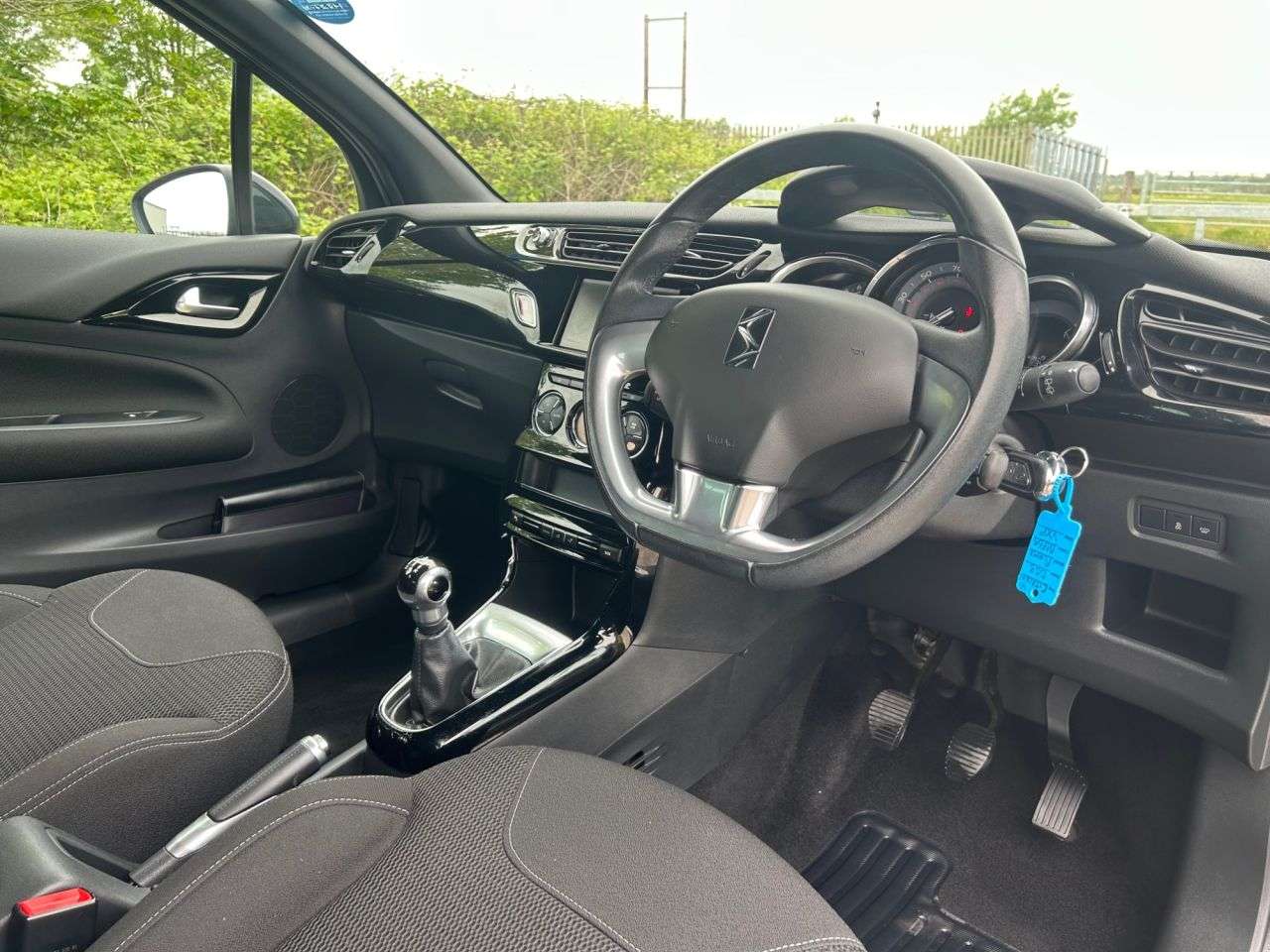 2015 DS AUTOMOBILES DS 3 2015 DS AUTOMOBILES DS 3