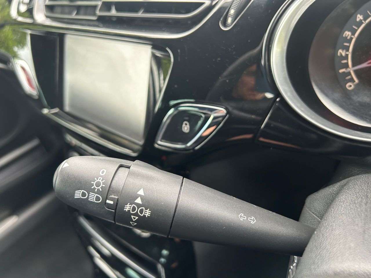 2015 DS AUTOMOBILES DS 3 2015 DS AUTOMOBILES DS 3