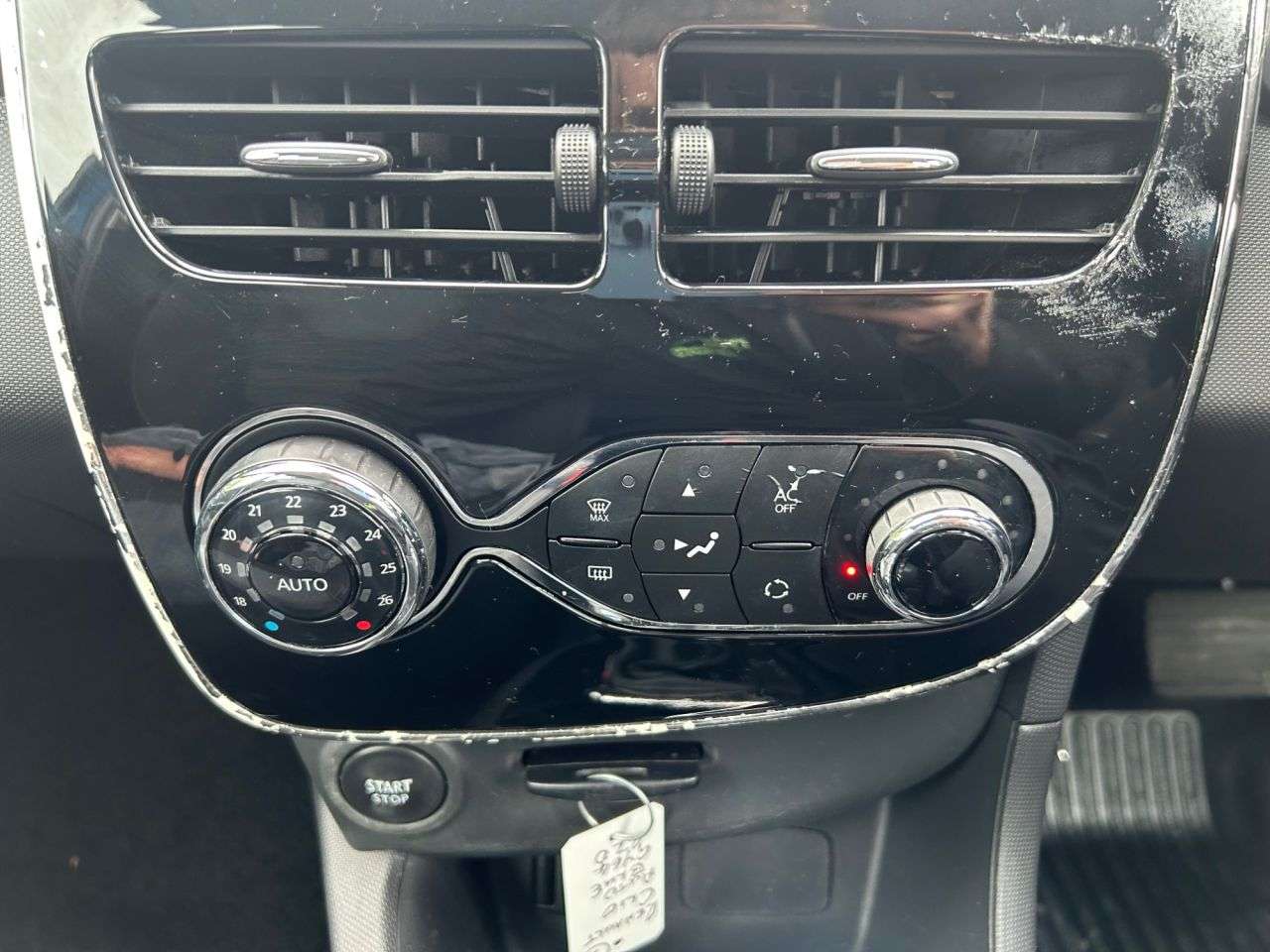 2014 RENAULT CLIO 2014 RENAULT CLIO
