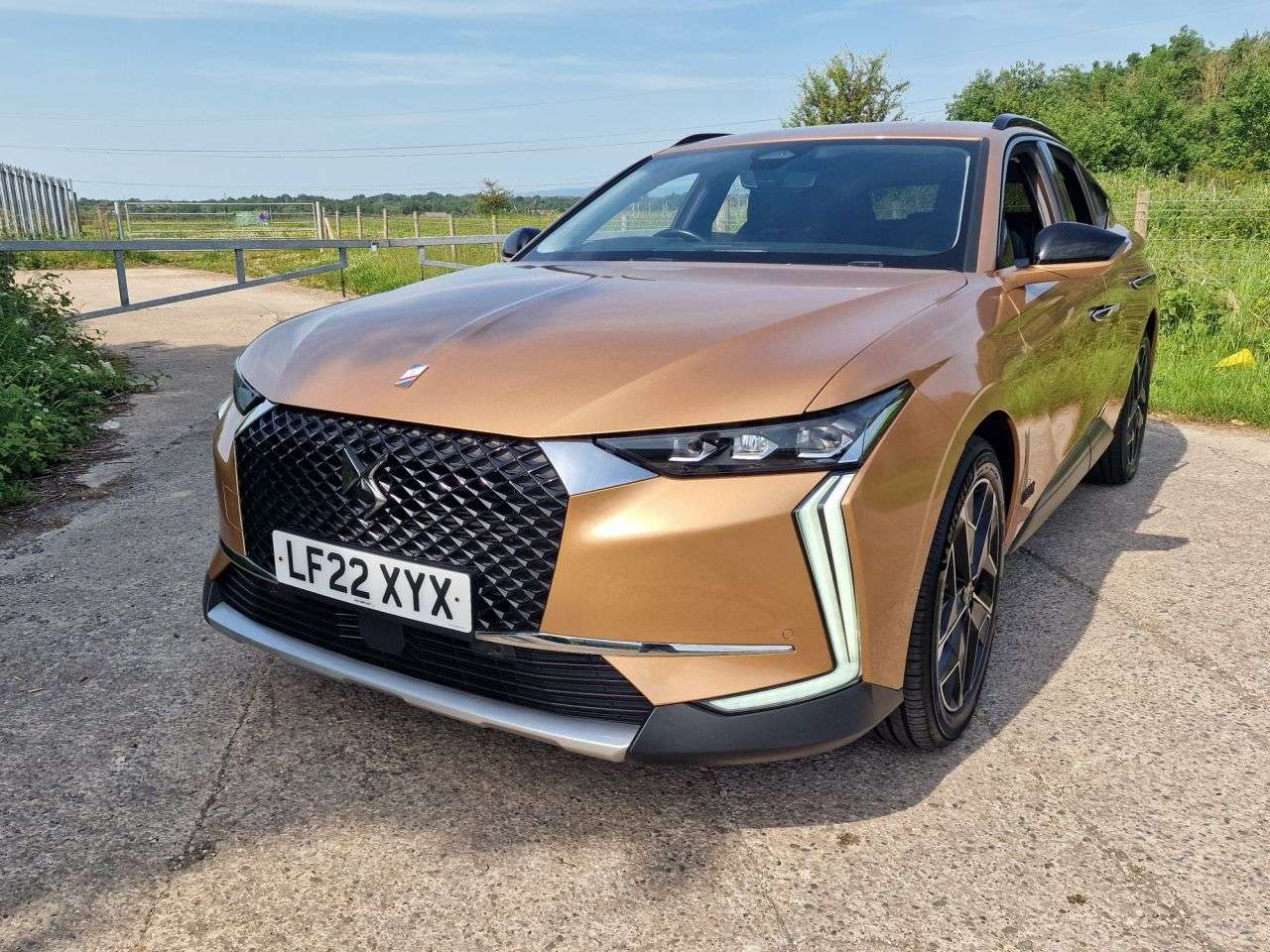 A 2022 DS AUTOMOBILES DS 4 1.6 E-TENSE 12.4kWh Cross Rivoli Hatchback 5dr Petrol Plug-in Hybrid EAT8 E A 2022 DS AUTOMOBILES DS 4 1.6 E-TENSE 12.4kWh Cross Rivoli Hatchback 5dr Petrol Plug-in Hybrid EAT8 E