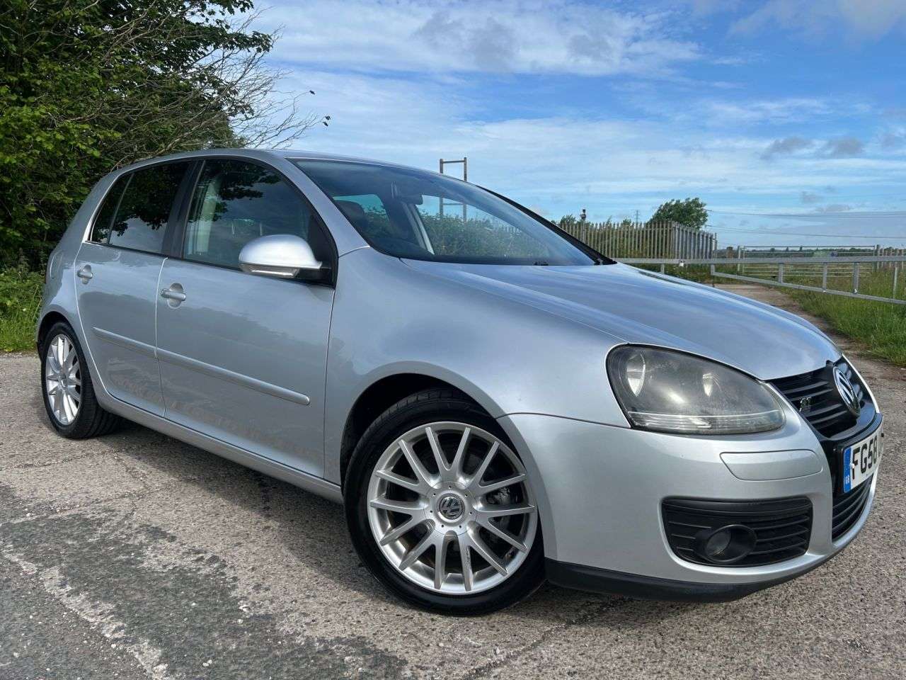 A 2008 VOLKSWAGEN GOLF 2.0 TDI GT Hatchback 5dr Diesel Manual (154 g/km, 138 bhp) A 2008 VOLKSWAGEN GOLF 2.0 TDI GT Hatchback 5dr Diesel Manual (154 g/km, 138 bhp)