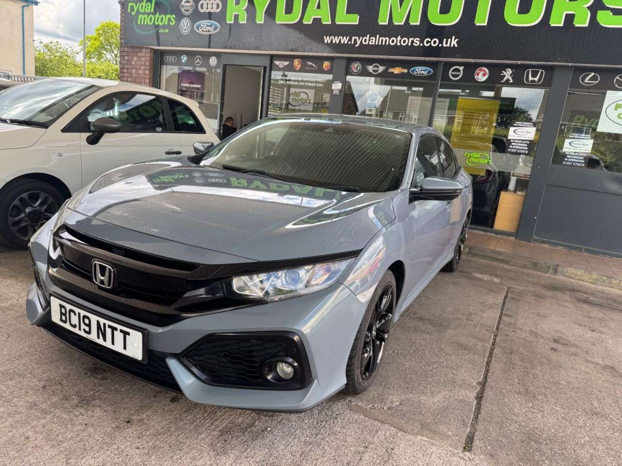 A 2019 HONDA CIVIC 1.6 i-DTEC SR Hatchback 5dr Diesel Manual Euro 6 (s/s) (120 ps) A 2019 HONDA CIVIC 1.6 i-DTEC SR Hatchback 5dr Diesel Manual Euro 6 (s/s) (120 ps)