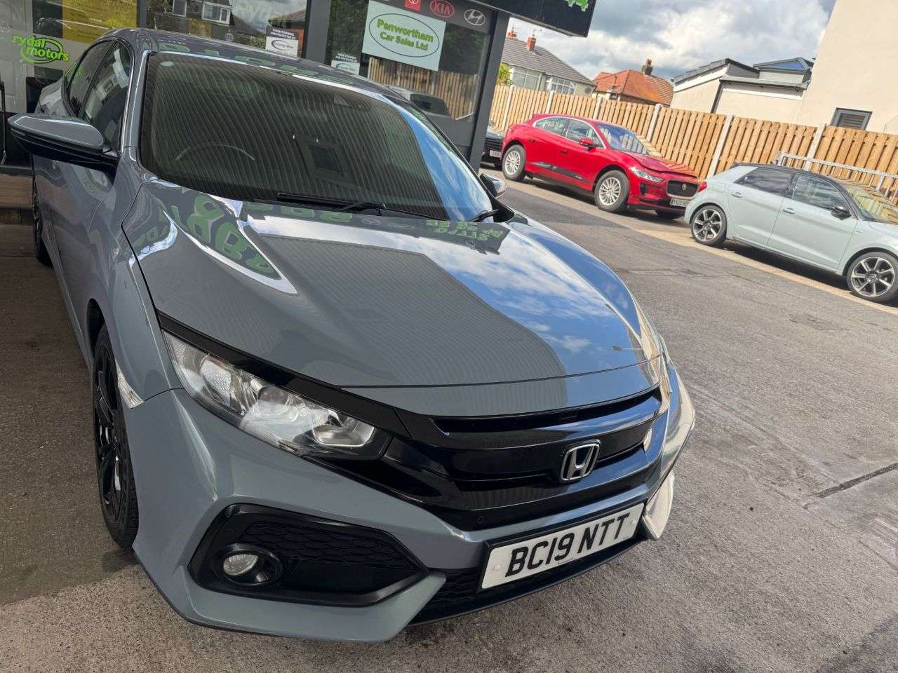 A 2019 HONDA CIVIC 1.6 i-DTEC SR Hatchback 5dr Diesel Manual Euro 6 (s/s) (120 ps) A 2019 HONDA CIVIC 1.6 i-DTEC SR Hatchback 5dr Diesel Manual Euro 6 (s/s) (120 ps)