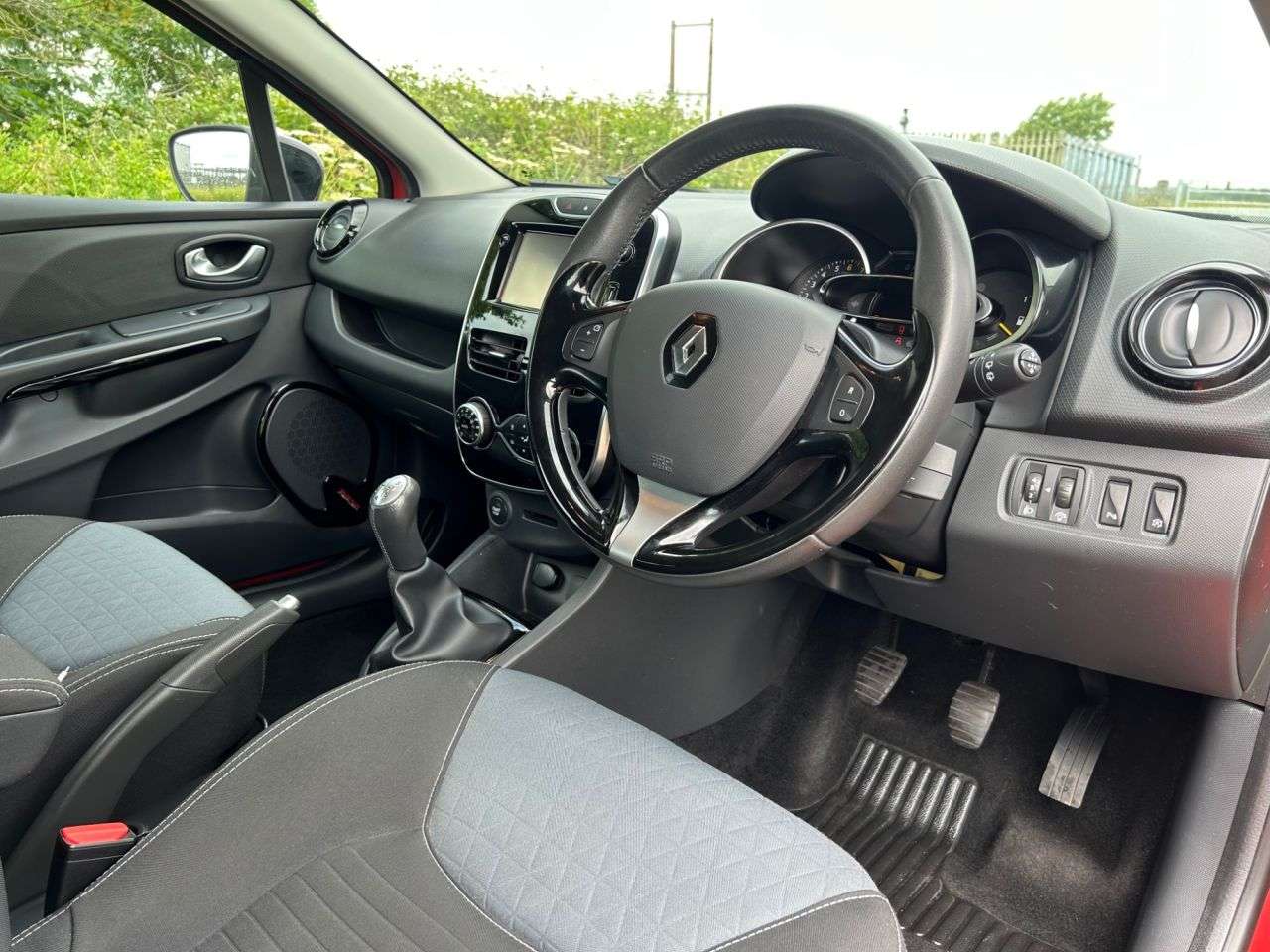 2015 RENAULT CLIO 2015 RENAULT CLIO