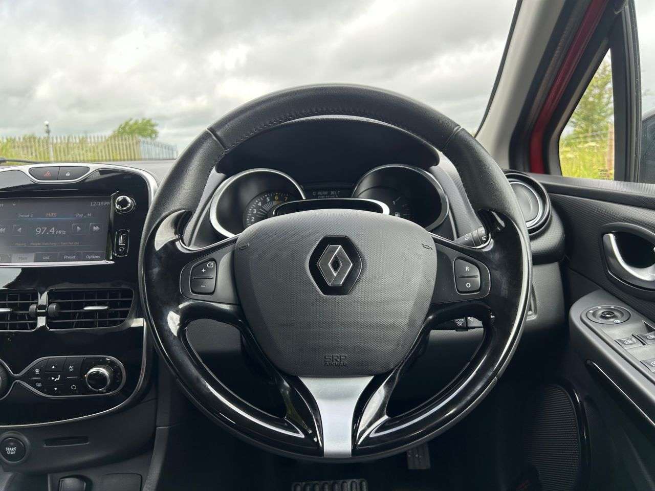 2015 RENAULT CLIO 2015 RENAULT CLIO