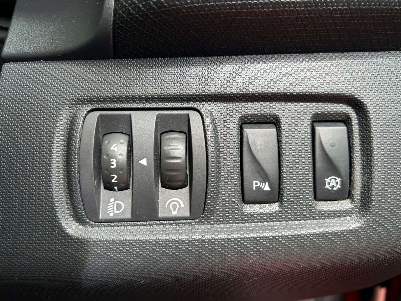 2015 RENAULT CLIO 2015 RENAULT CLIO