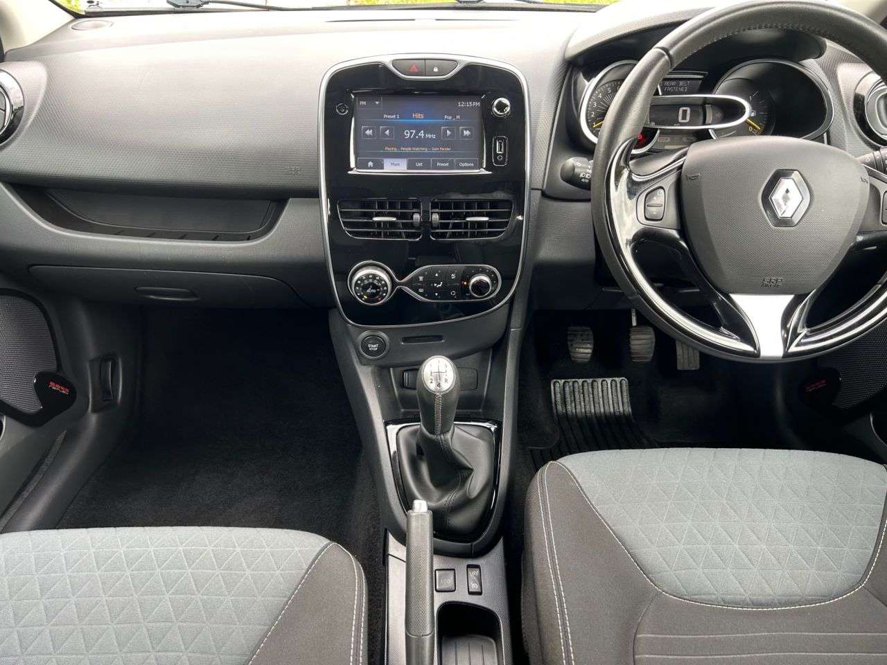 2015 RENAULT CLIO 2015 RENAULT CLIO
