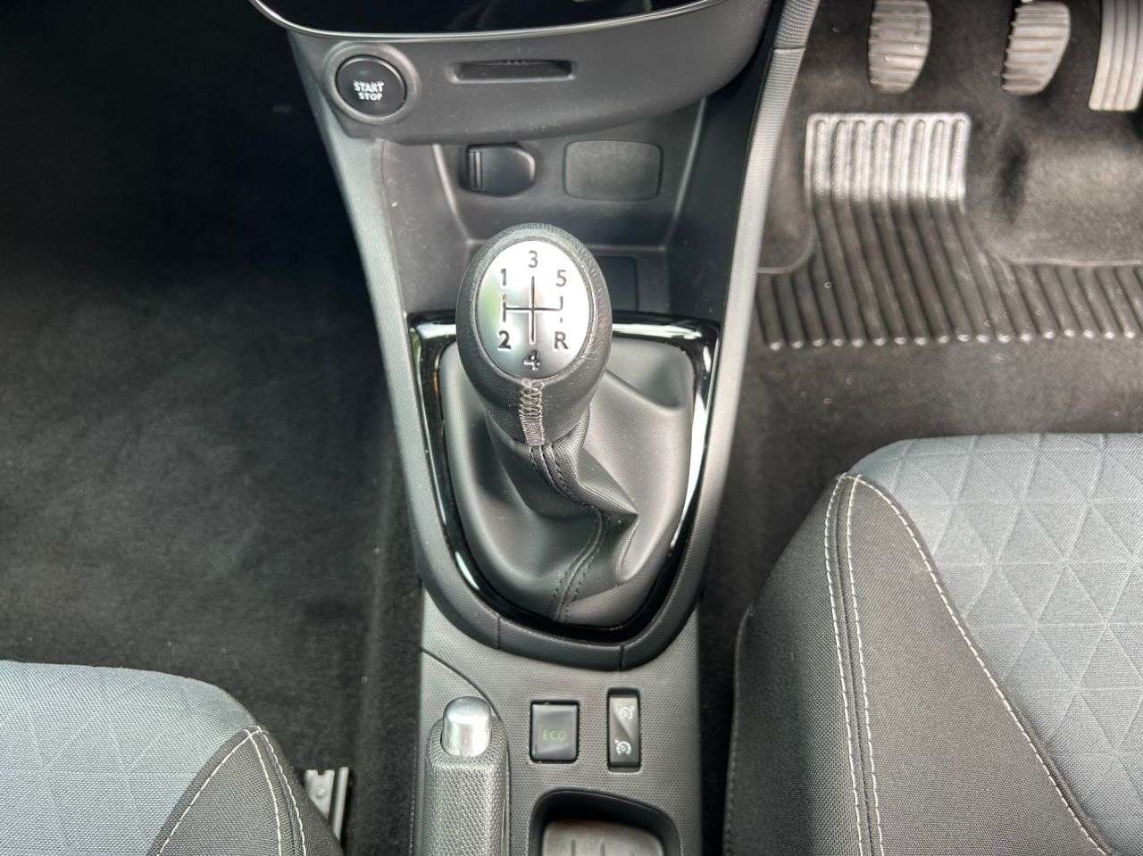 2015 RENAULT CLIO 2015 RENAULT CLIO