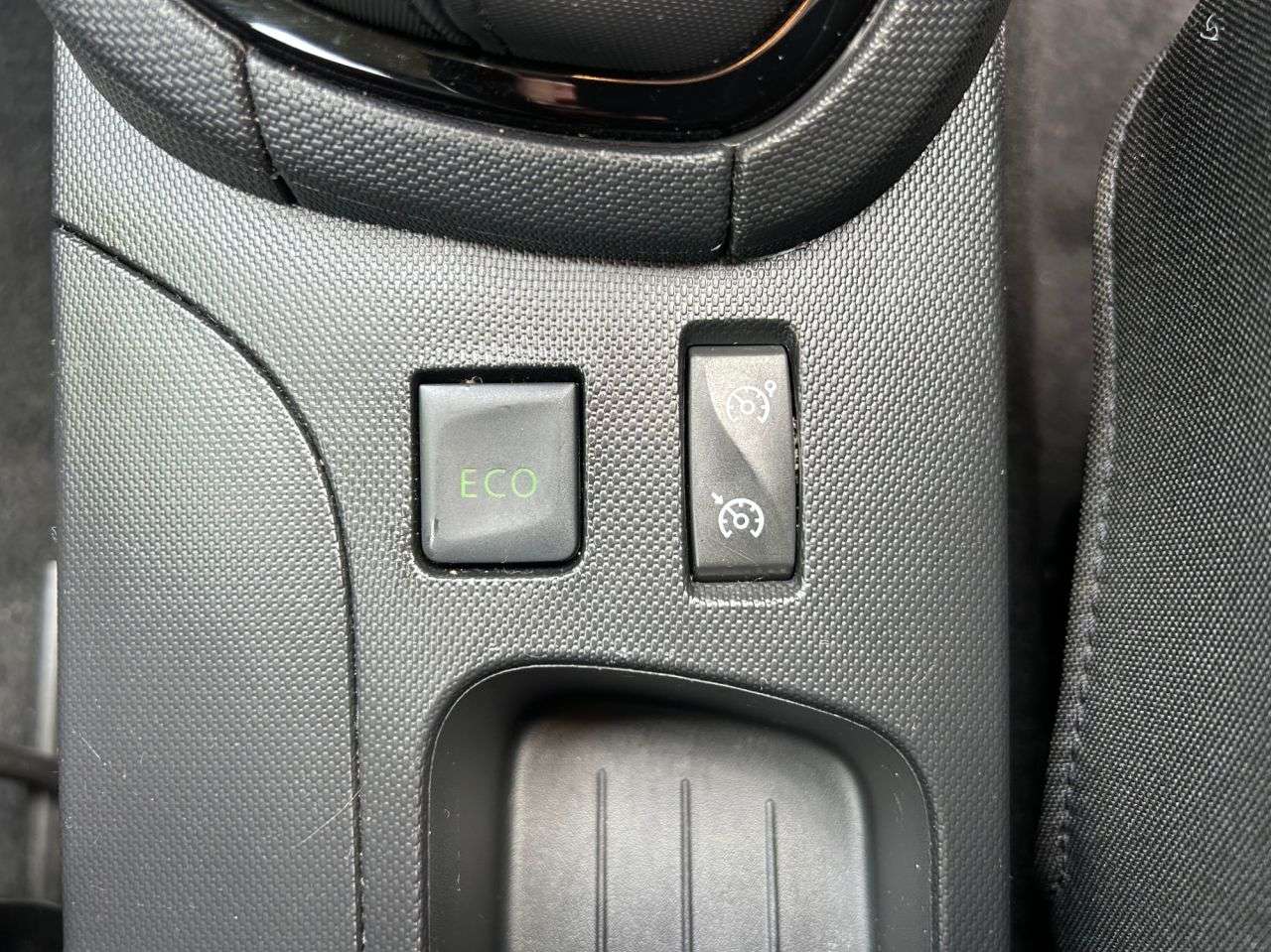 2015 RENAULT CLIO 2015 RENAULT CLIO