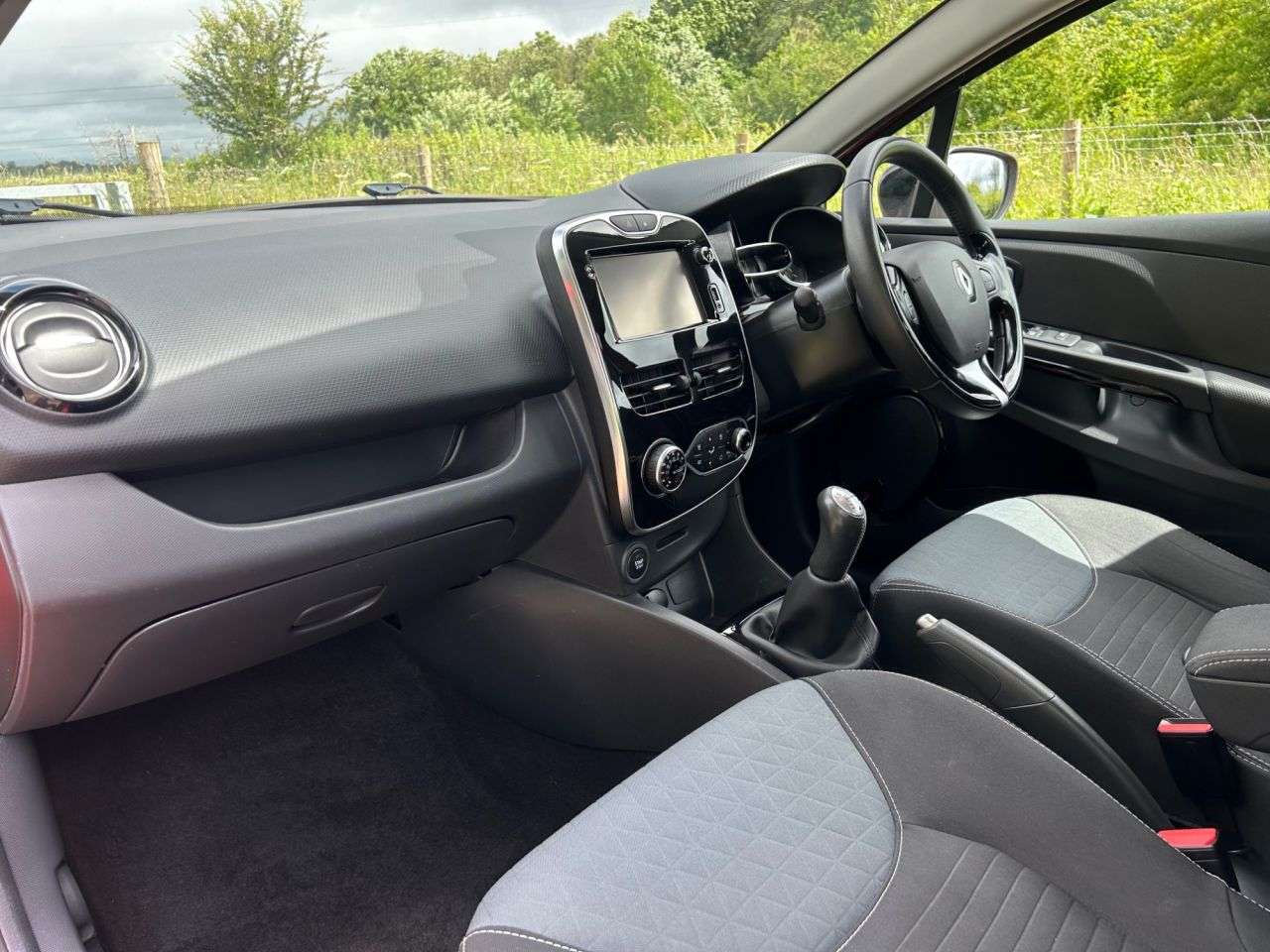 2015 RENAULT CLIO 2015 RENAULT CLIO