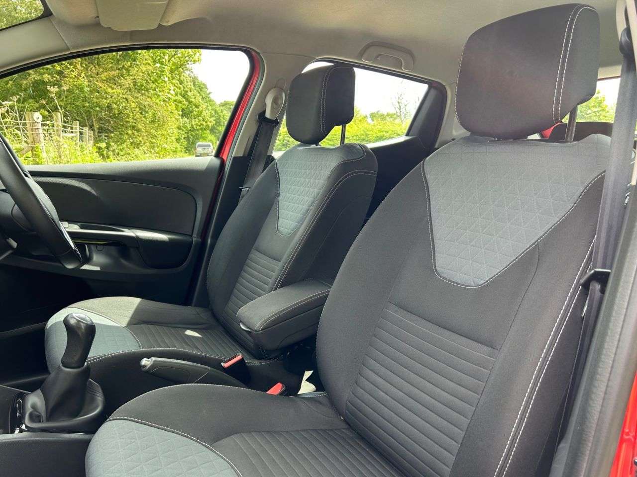 2015 RENAULT CLIO 2015 RENAULT CLIO