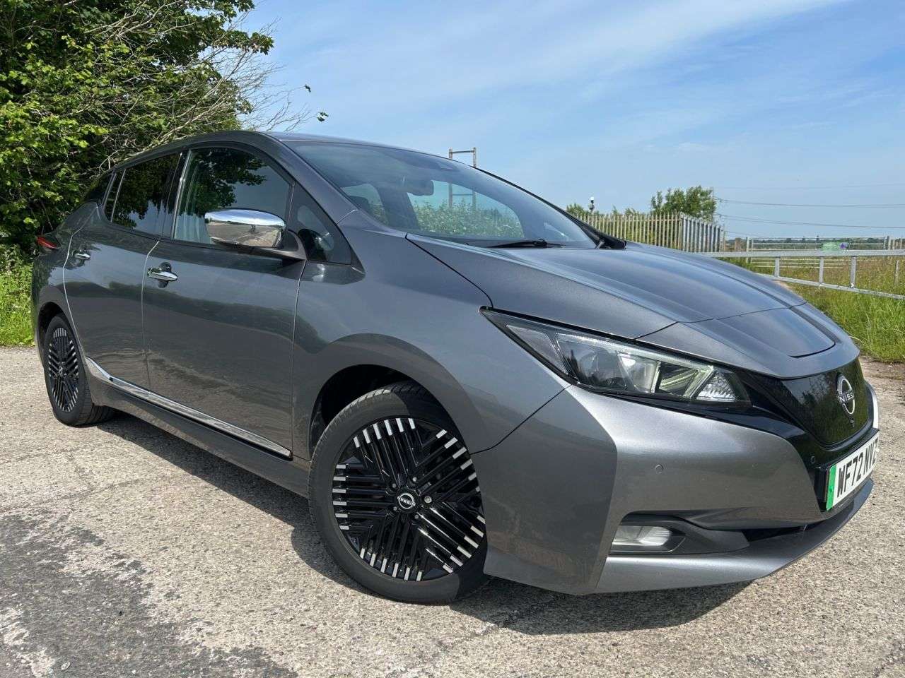 A 2022 NISSAN LEAF 39kWh N-Connecta Hatchback 5dr Electric Auto (150 ps) A 2022 NISSAN LEAF 39kWh N-Connecta Hatchback 5dr Electric Auto (150 ps)