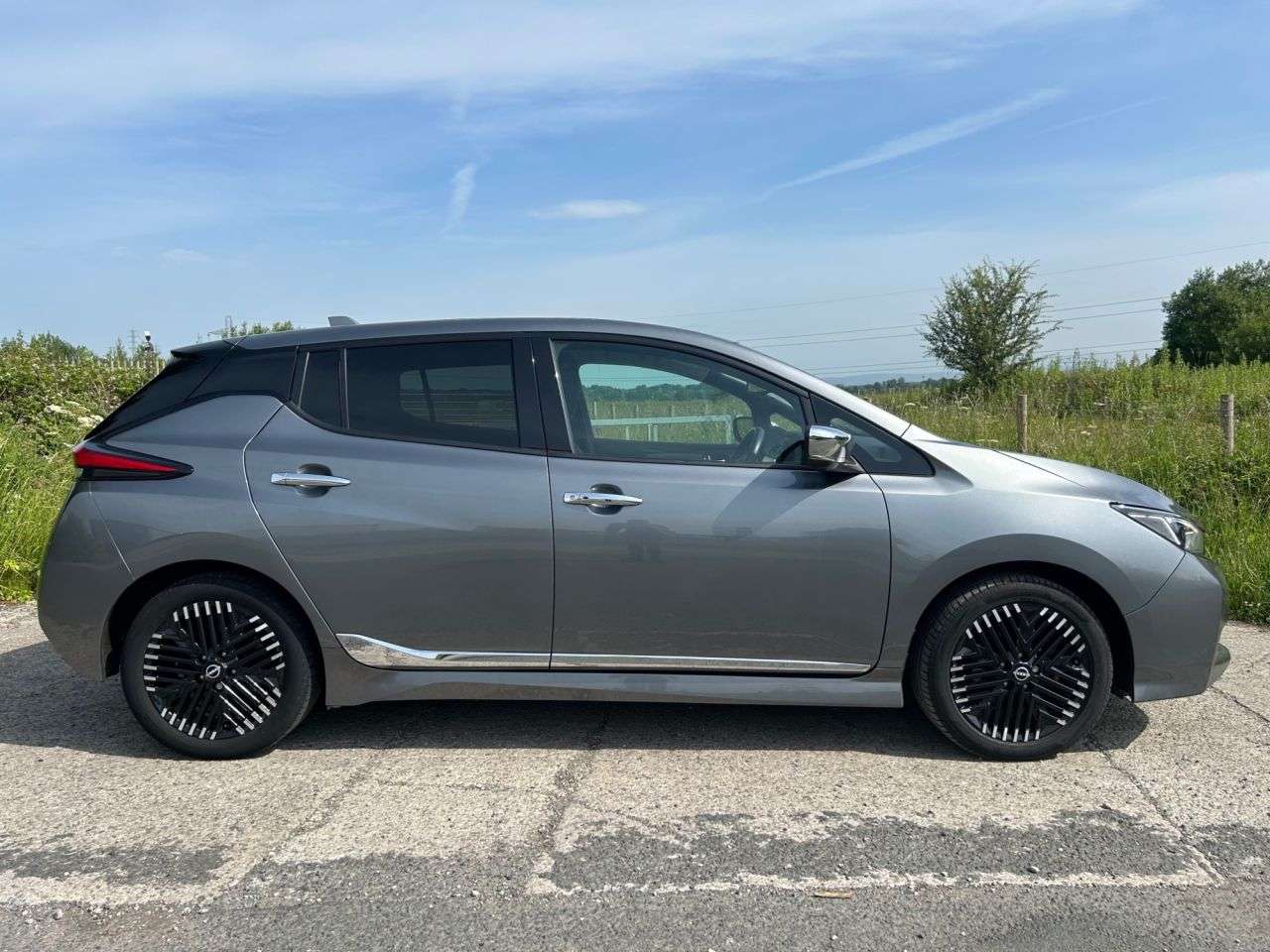 A 2022 NISSAN LEAF 39kWh N-Connecta Hatchback 5dr Electric Auto (150 ps) A 2022 NISSAN LEAF 39kWh N-Connecta Hatchback 5dr Electric Auto (150 ps)
