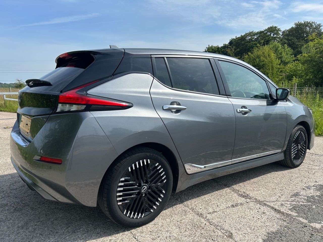 A 2022 NISSAN LEAF 39kWh N-Connecta Hatchback 5dr Electric Auto (150 ps) A 2022 NISSAN LEAF 39kWh N-Connecta Hatchback 5dr Electric Auto (150 ps)