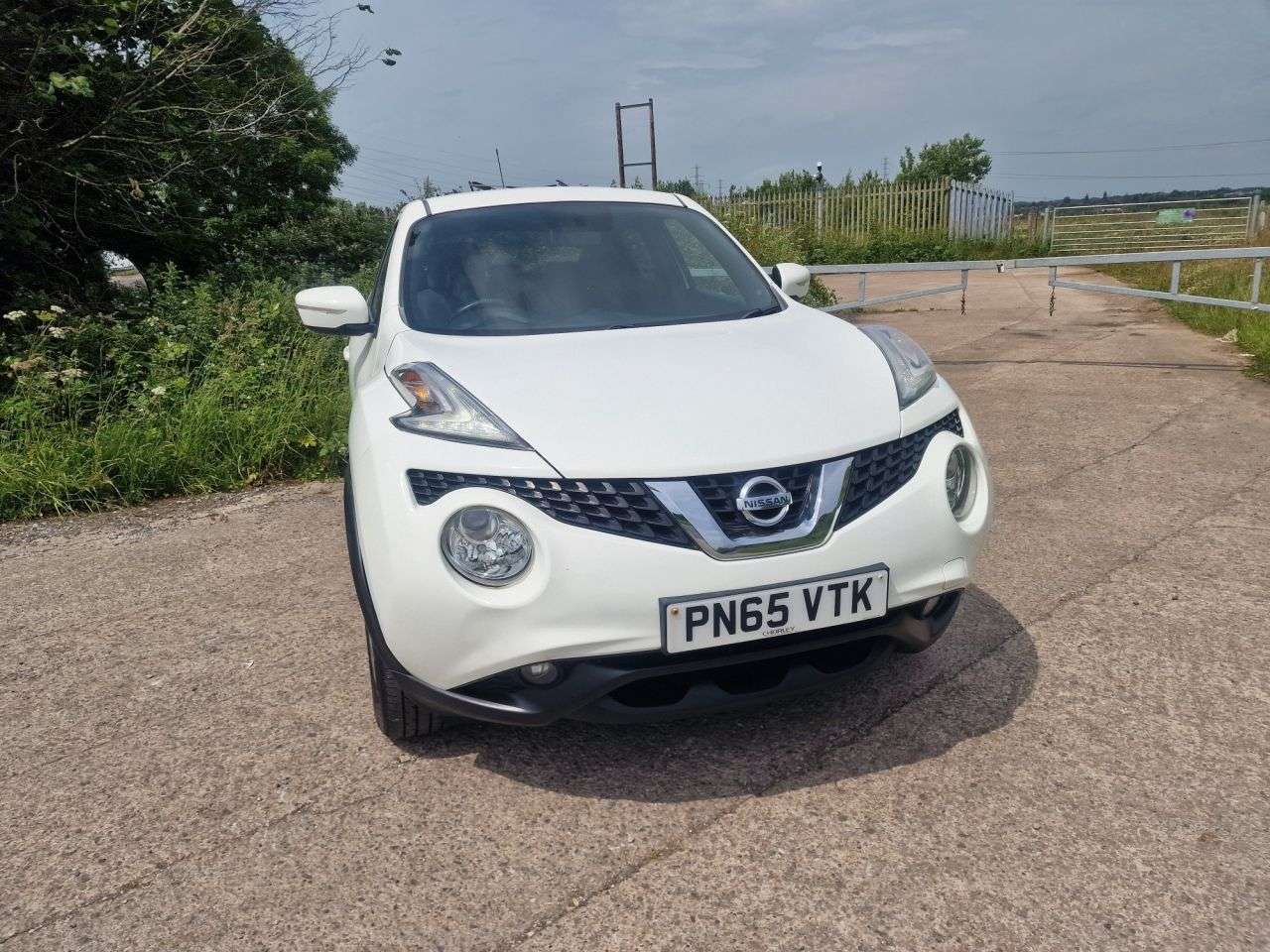 A 2015 NISSAN JUKE 1.2 DIG-T Acenta Premium SUV 5dr Petrol Manual Euro 6 (s/s) (115 ps) A 2015 NISSAN JUKE 1.2 DIG-T Acenta Premium SUV 5dr Petrol Manual Euro 6 (s/s) (115 ps)