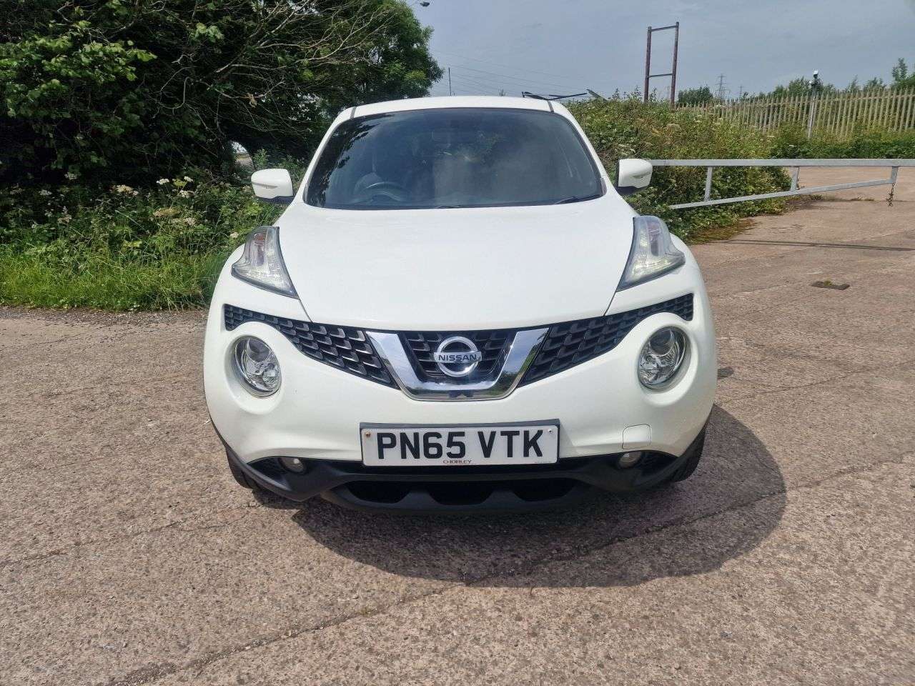 A 2015 NISSAN JUKE 1.2 DIG-T Acenta Premium SUV 5dr Petrol Manual Euro 6 (s/s) (115 ps) A 2015 NISSAN JUKE 1.2 DIG-T Acenta Premium SUV 5dr Petrol Manual Euro 6 (s/s) (115 ps)
