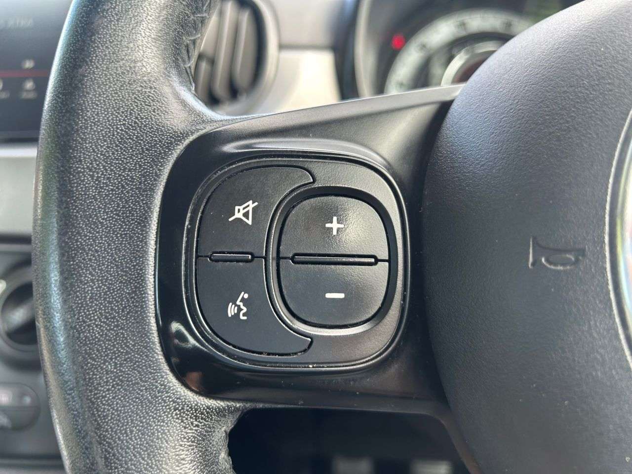 2019 FIAT 500 2019 FIAT 500