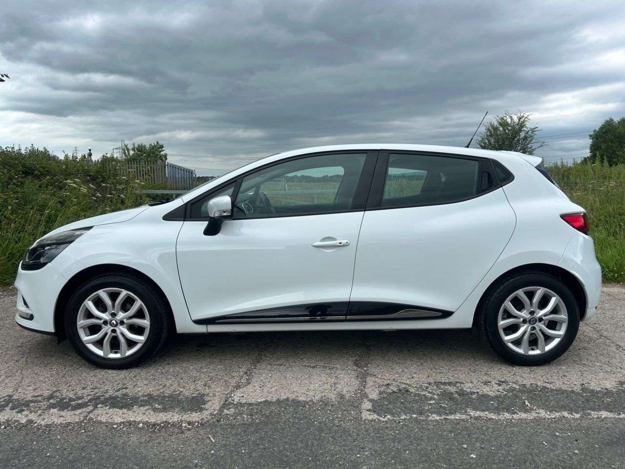 2017 RENAULT CLIO 2017 RENAULT CLIO