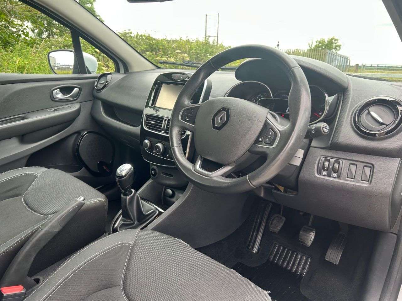 2017 RENAULT CLIO 2017 RENAULT CLIO