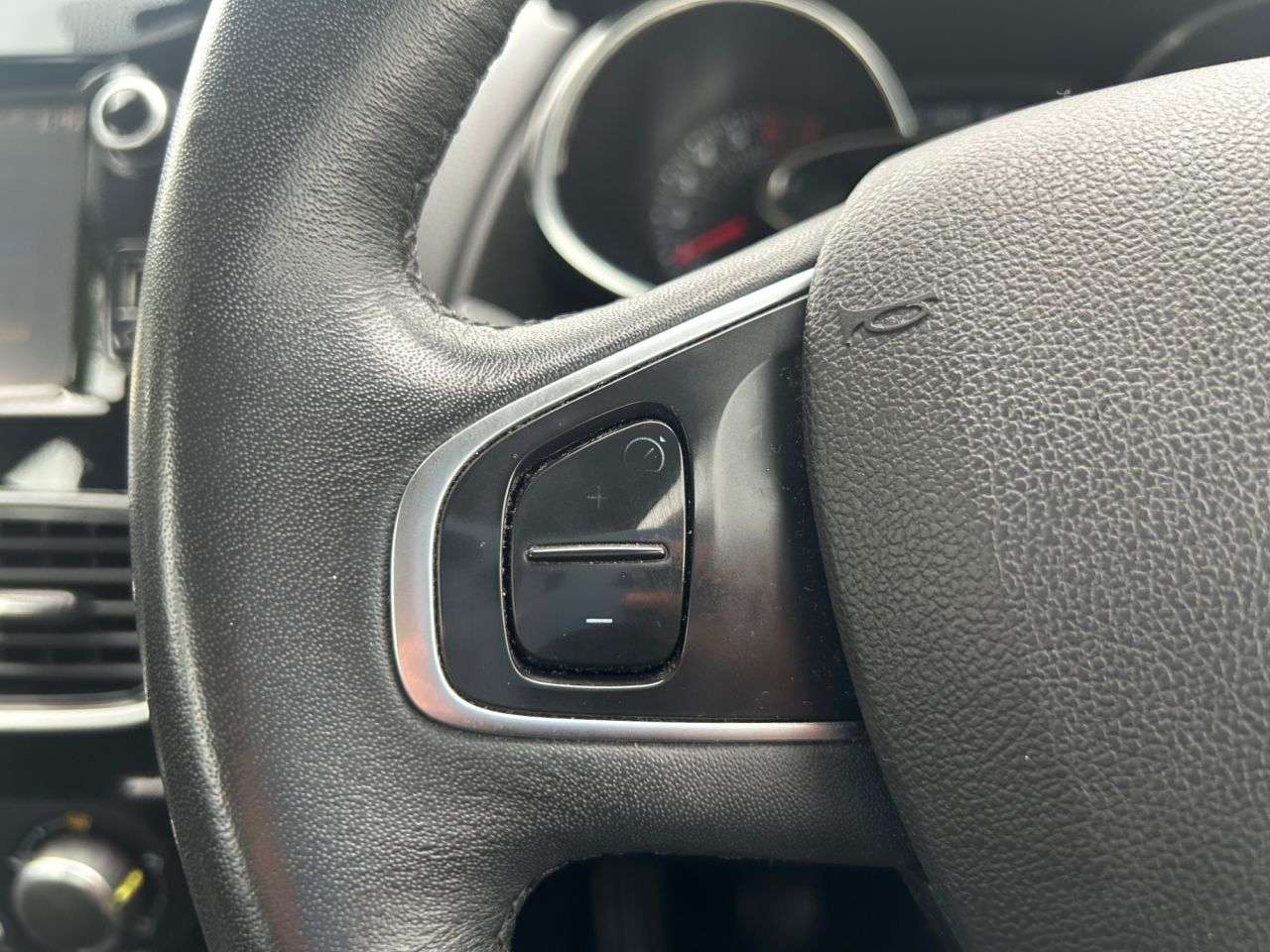 2017 RENAULT CLIO 2017 RENAULT CLIO