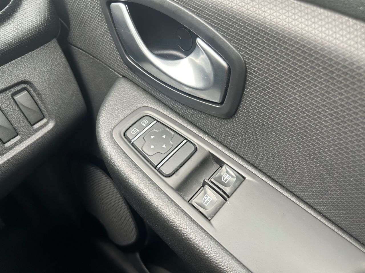 2017 RENAULT CLIO 2017 RENAULT CLIO