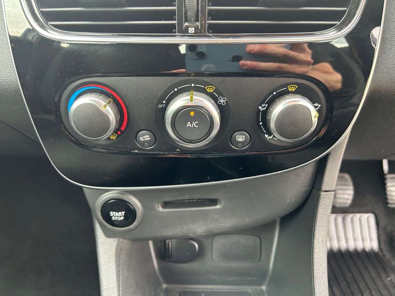2017 RENAULT CLIO 2017 RENAULT CLIO