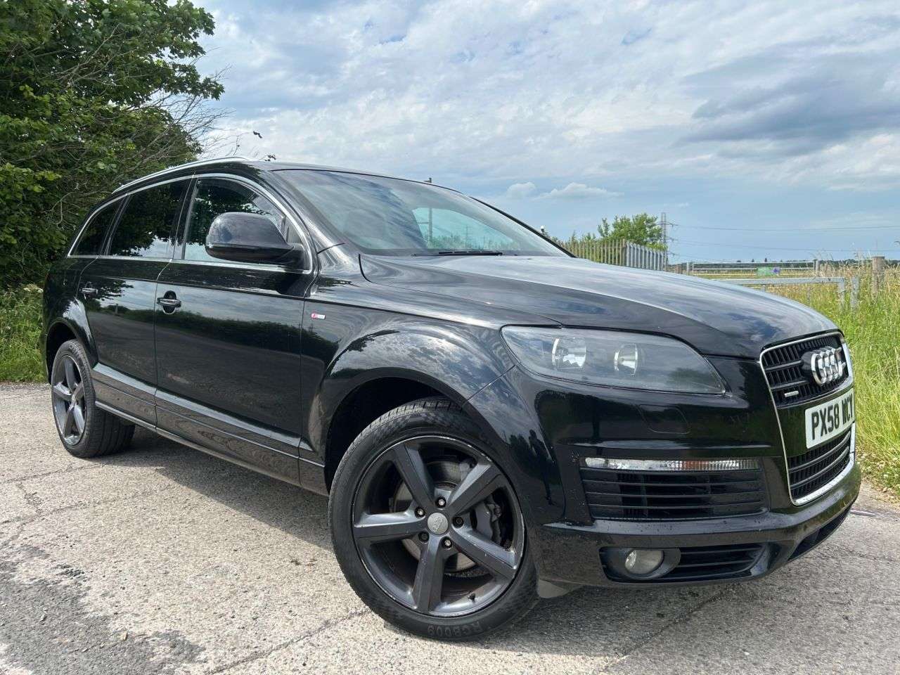 A 2008 AUDI Q7 3.0 TDI S line SUV 5dr Diesel Tiptronic quattro (260 g/km, 242 bhp) A 2008 AUDI Q7 3.0 TDI S line SUV 5dr Diesel Tiptronic quattro (260 g/km, 242 bhp)
