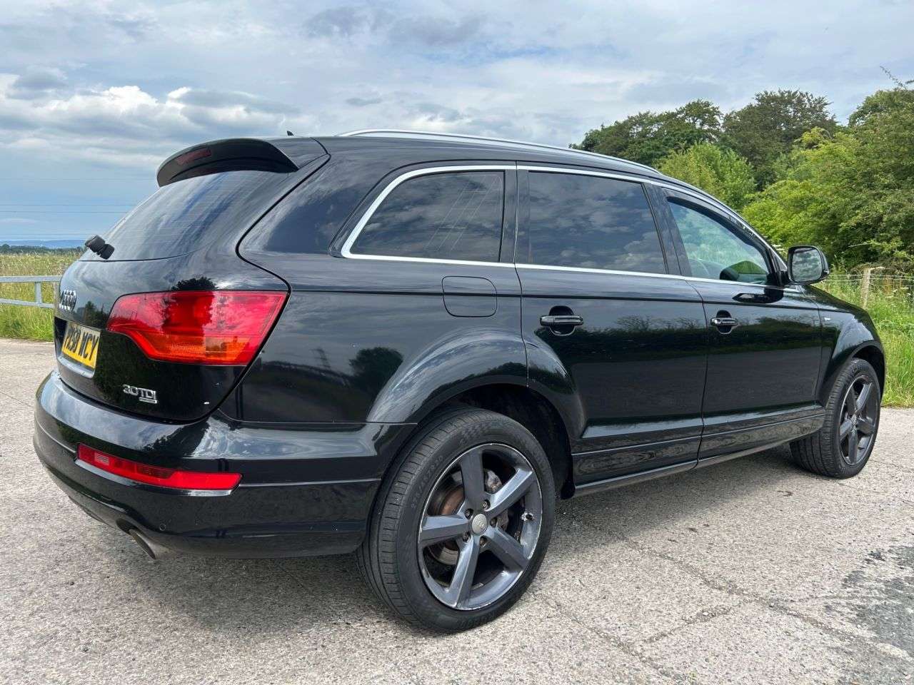 A 2008 AUDI Q7 3.0 TDI S line SUV 5dr Diesel Tiptronic quattro (260 g/km, 242 bhp) A 2008 AUDI Q7 3.0 TDI S line SUV 5dr Diesel Tiptronic quattro (260 g/km, 242 bhp)