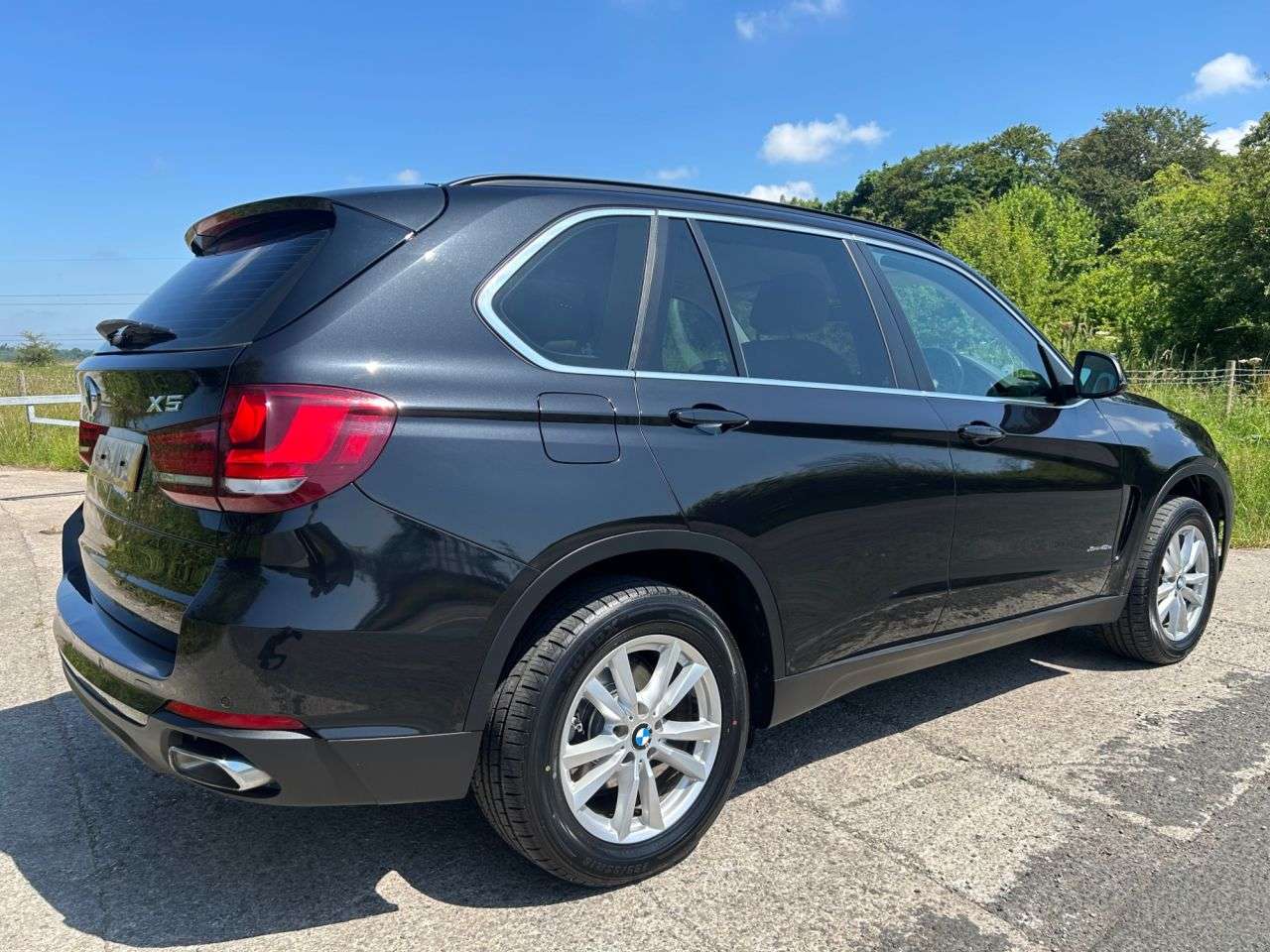 A 2016 BMW X5 2.0 40e 9.0kWh SE SUV 5dr Petrol Plug-in Hybrid Auto xDrive Euro 6 (s/s) (3 A 2016 BMW X5 2.0 40e 9.0kWh SE SUV 5dr Petrol Plug-in Hybrid Auto xDrive Euro 6 (s/s) (3