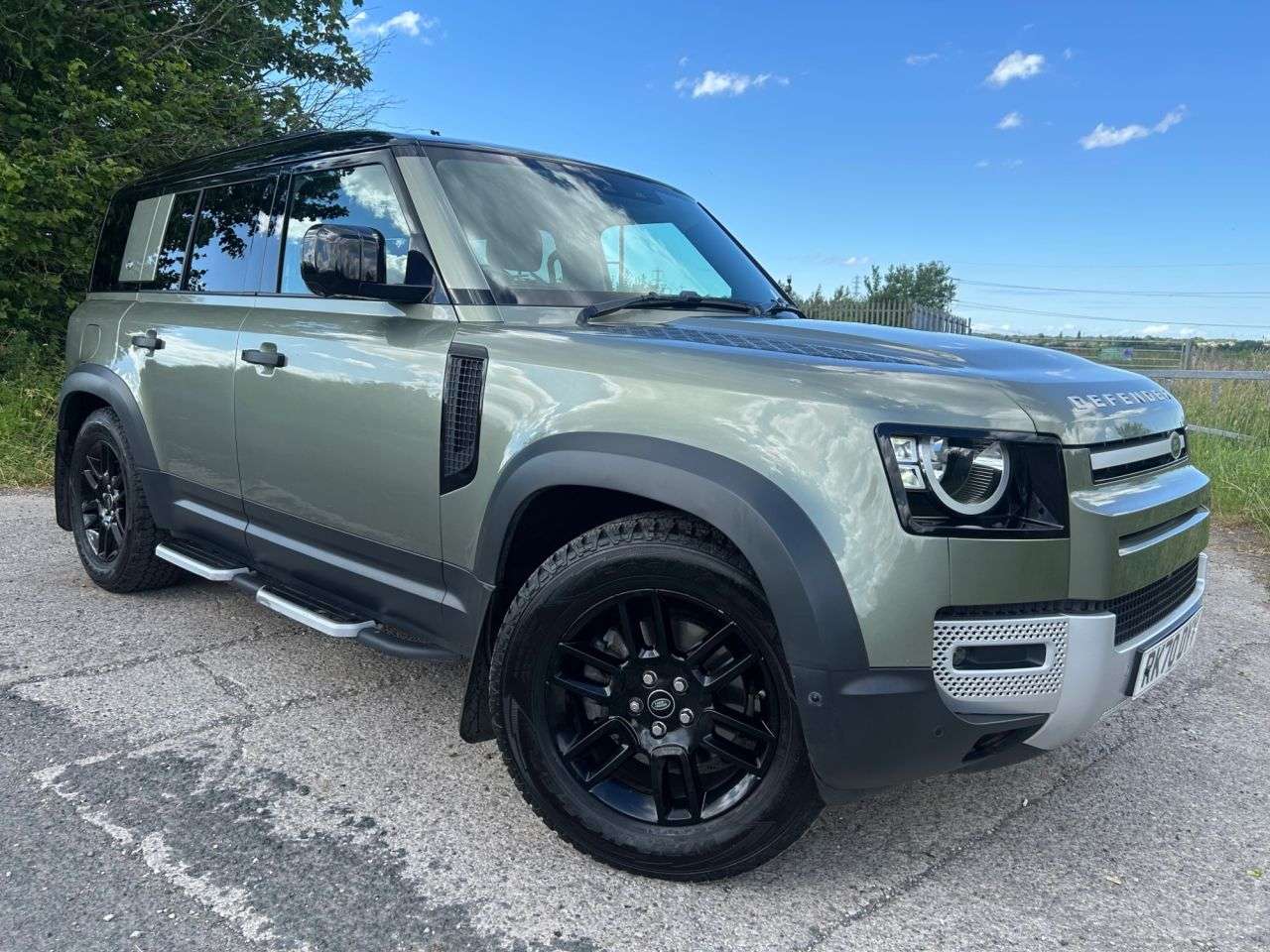 A 2020 LAND ROVER DEFENDER 110 2.0 SD4 S SUV 5dr Diesel Auto 4WD Euro 6 (s/s) (200 ps) A 2020 LAND ROVER DEFENDER 110 2.0 SD4 S SUV 5dr Diesel Auto 4WD Euro 6 (s/s) (200 ps)