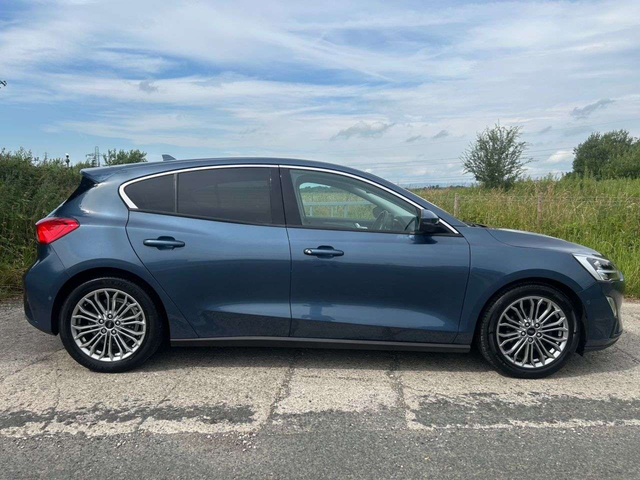 A 2018 FORD FOCUS 1.0T EcoBoost Titanium X Hatchback 5dr Petrol Manual Euro 6 (s/s) (125 ps) A 2018 FORD FOCUS 1.0T EcoBoost Titanium X Hatchback 5dr Petrol Manual Euro 6 (s/s) (125 ps)