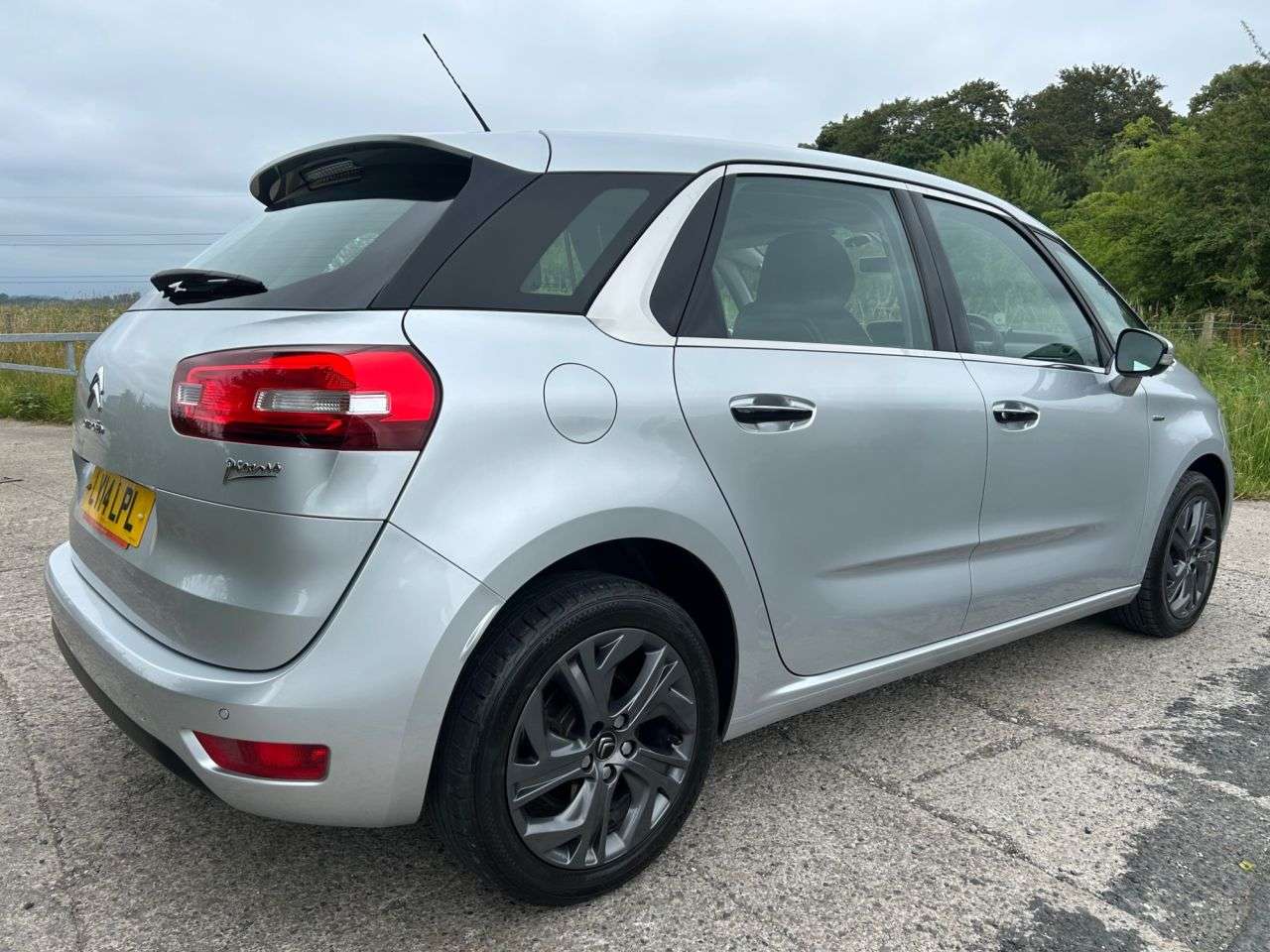 A 2014 CITROEN C4 PICASSO 1.6 e-HDi Airdream Exclusive MPV 5dr Diesel ETG6 Euro 5 (s/s) (115 ps) 74.3 A 2014 CITROEN C4 PICASSO 1.6 e-HDi Airdream Exclusive MPV 5dr Diesel ETG6 Euro 5 (s/s) (115 ps) 74.3