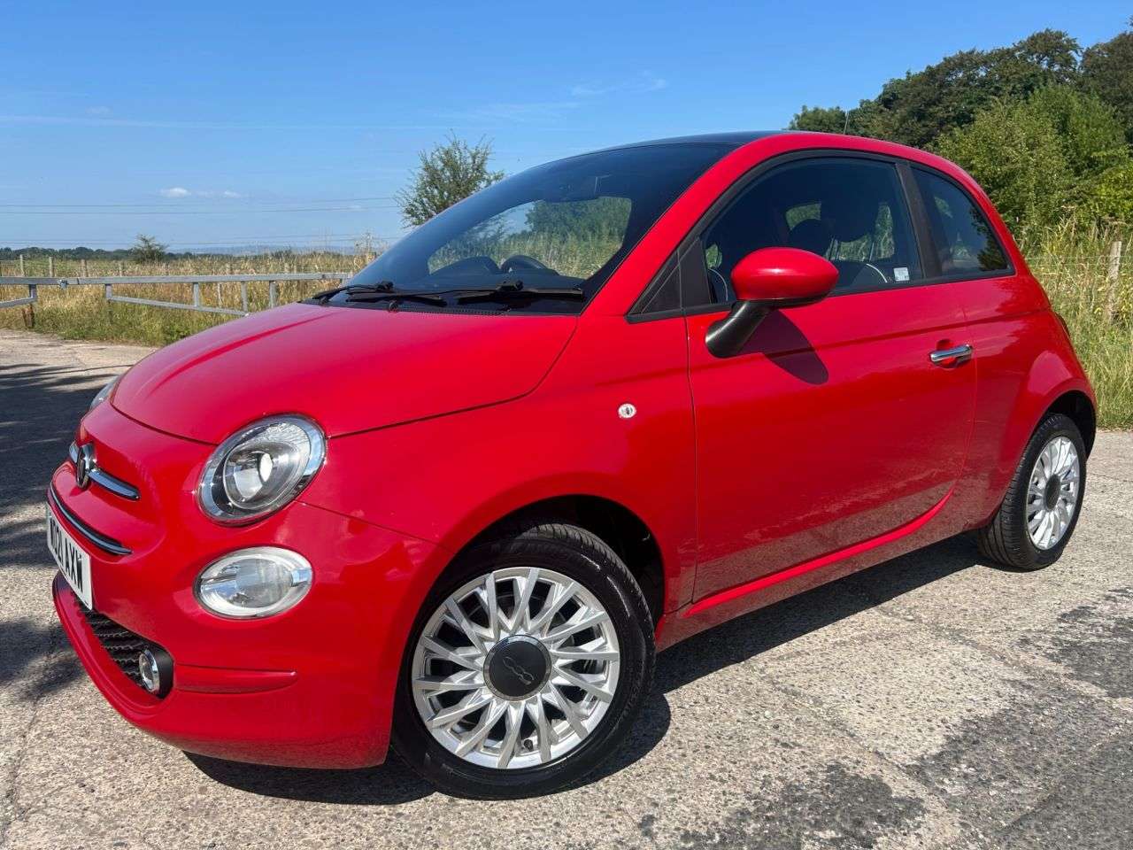 A 2021 FIAT 500 1.0 MHEV Lounge Hatchback 3dr Petrol Manual Euro 6 (s/s) (70 bhp) A 2021 FIAT 500 1.0 MHEV Lounge Hatchback 3dr Petrol Manual Euro 6 (s/s) (70 bhp)