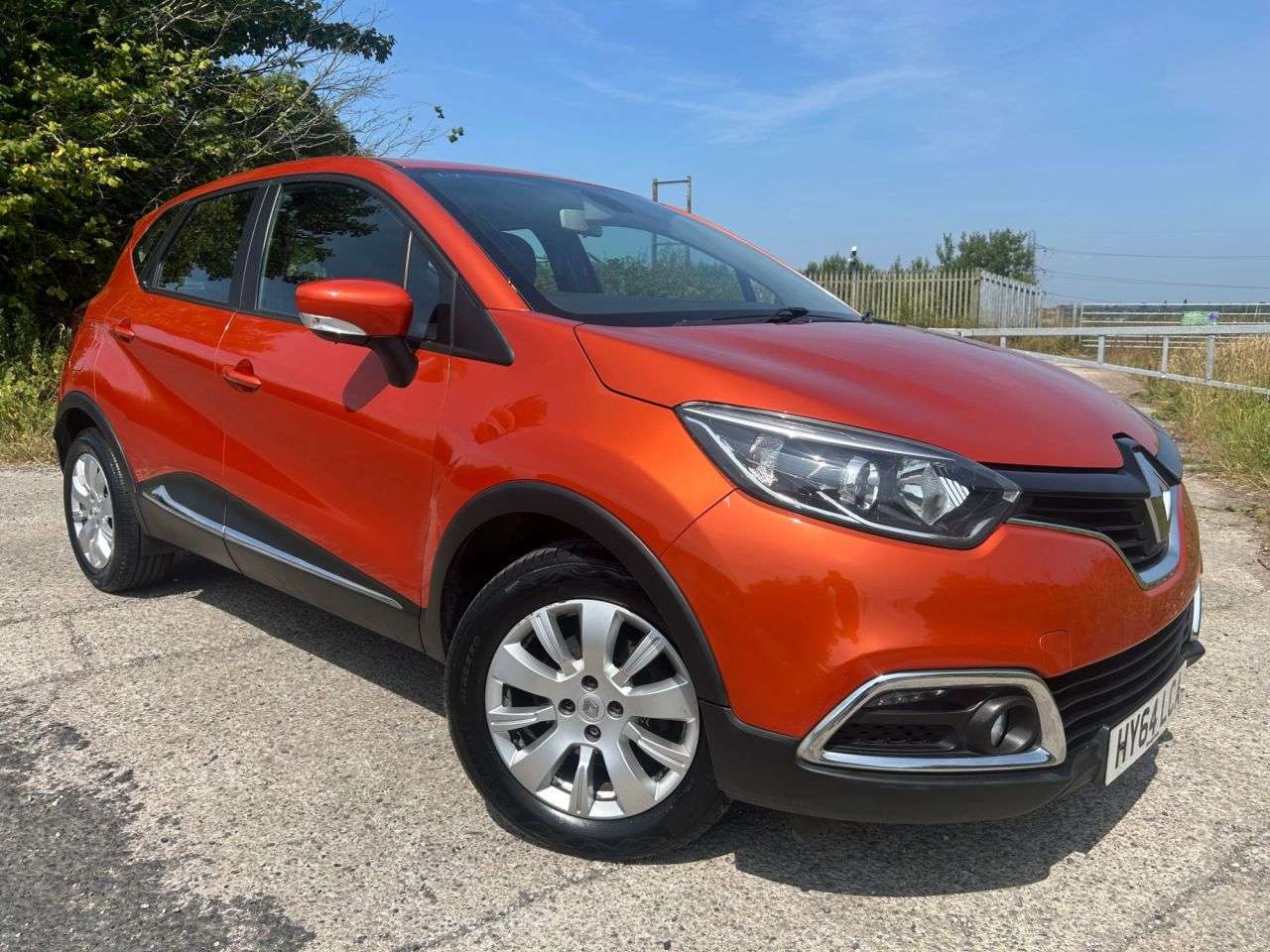 A 2014 RENAULT CAPTUR 1.5 dCi ENERGY Expression + Convenience SUV 5dr Diesel Manual Euro 5 (s/s) A 2014 RENAULT CAPTUR 1.5 dCi ENERGY Expression + Convenience SUV 5dr Diesel Manual Euro 5 (s/s)