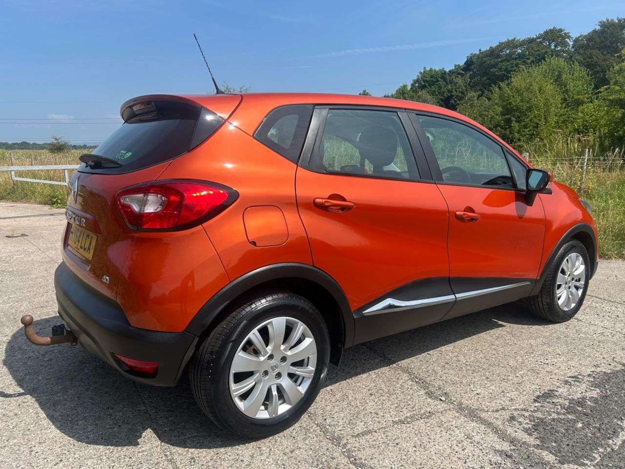 A 2014 RENAULT CAPTUR 1.5 dCi ENERGY Expression + Convenience SUV 5dr Diesel Manual Euro 5 (s/s) A 2014 RENAULT CAPTUR 1.5 dCi ENERGY Expression + Convenience SUV 5dr Diesel Manual Euro 5 (s/s)