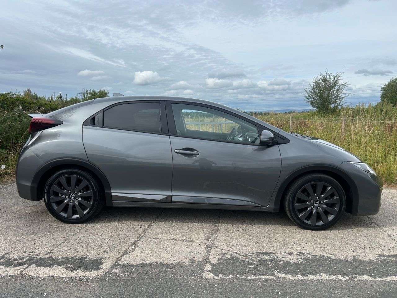 A 2016 HONDA CIVIC 1.8 i-VTEC SR Hatchback 5dr Petrol Manual Euro 6 (s/s) (142 ps) A 2016 HONDA CIVIC 1.8 i-VTEC SR Hatchback 5dr Petrol Manual Euro 6 (s/s) (142 ps)