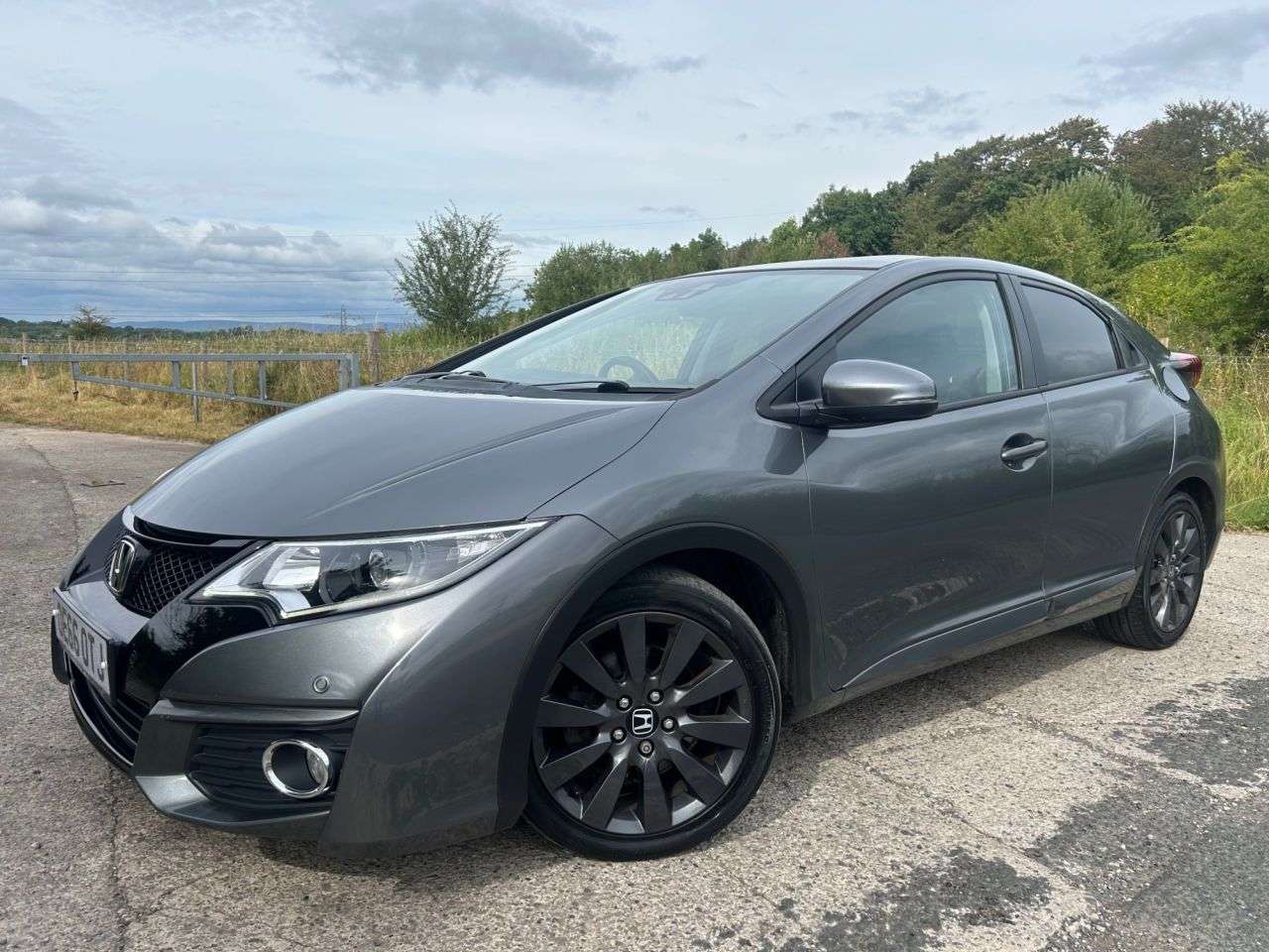 A 2016 HONDA CIVIC 1.8 i-VTEC SR Hatchback 5dr Petrol Manual Euro 6 (s/s) (142 ps) A 2016 HONDA CIVIC 1.8 i-VTEC SR Hatchback 5dr Petrol Manual Euro 6 (s/s) (142 ps)