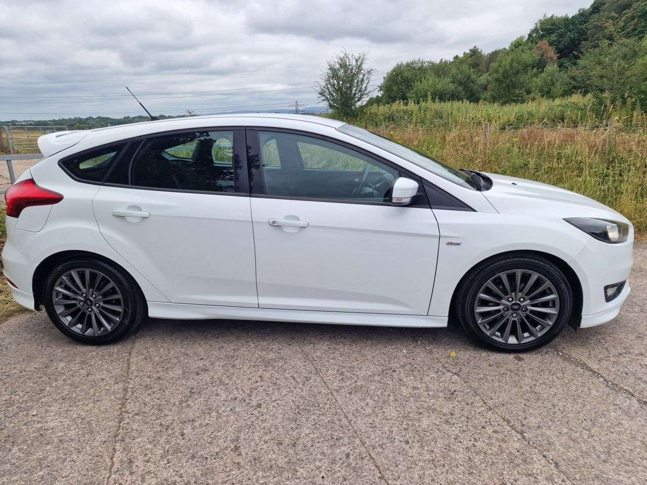 A 2016 FORD FOCUS 1.5 TDCi ST-Line Hatchback 5dr Diesel Manual Euro 6 (s/s) (120 ps) A 2016 FORD FOCUS 1.5 TDCi ST-Line Hatchback 5dr Diesel Manual Euro 6 (s/s) (120 ps)