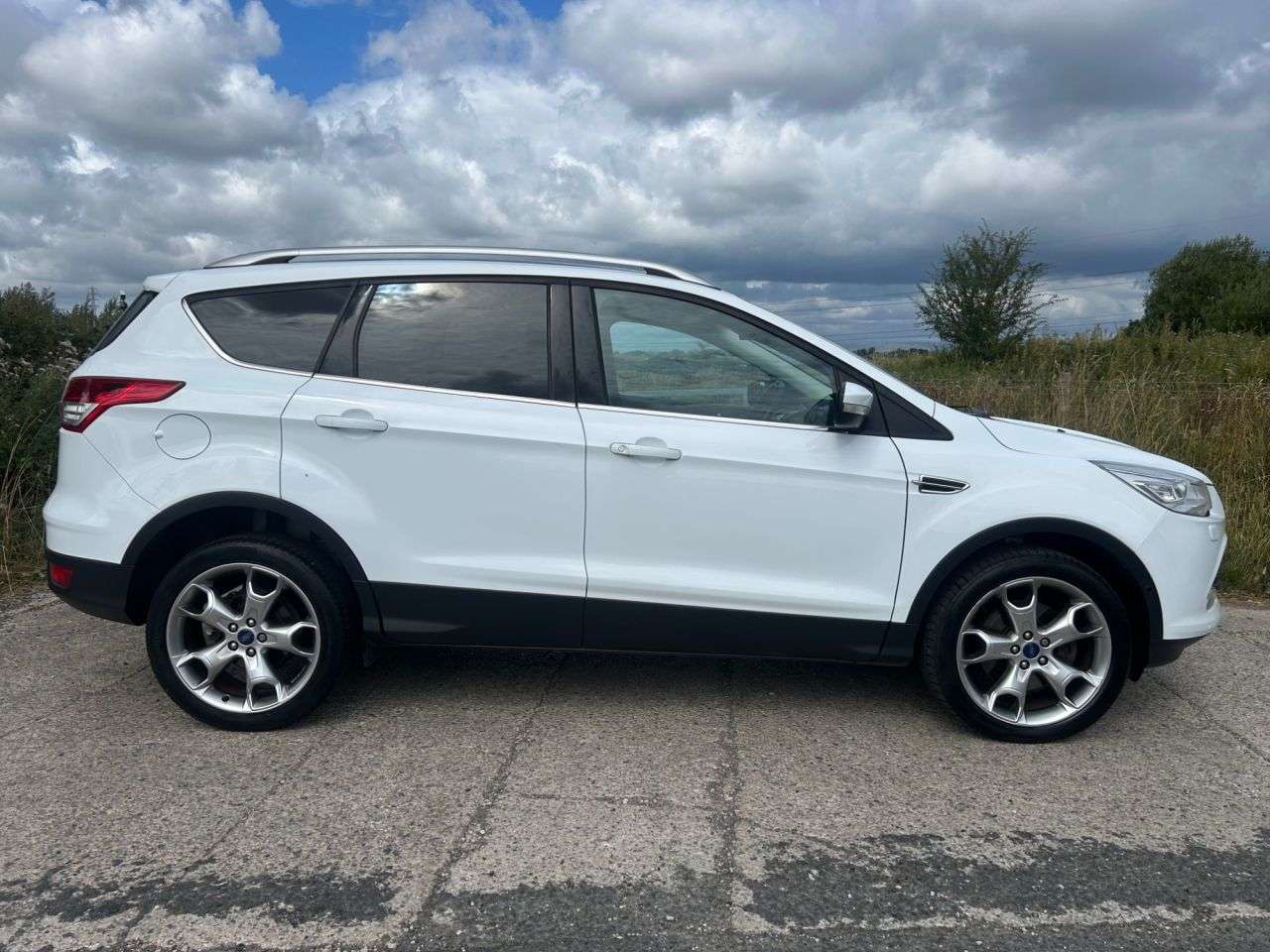 A 2015 FORD KUGA 2.0 TDCi Titanium X SUV 5dr Diesel Powershift AWD Euro 5 (163 ps) CRUISE CO A 2015 FORD KUGA 2.0 TDCi Titanium X SUV 5dr Diesel Powershift AWD Euro 5 (163 ps) CRUISE CO