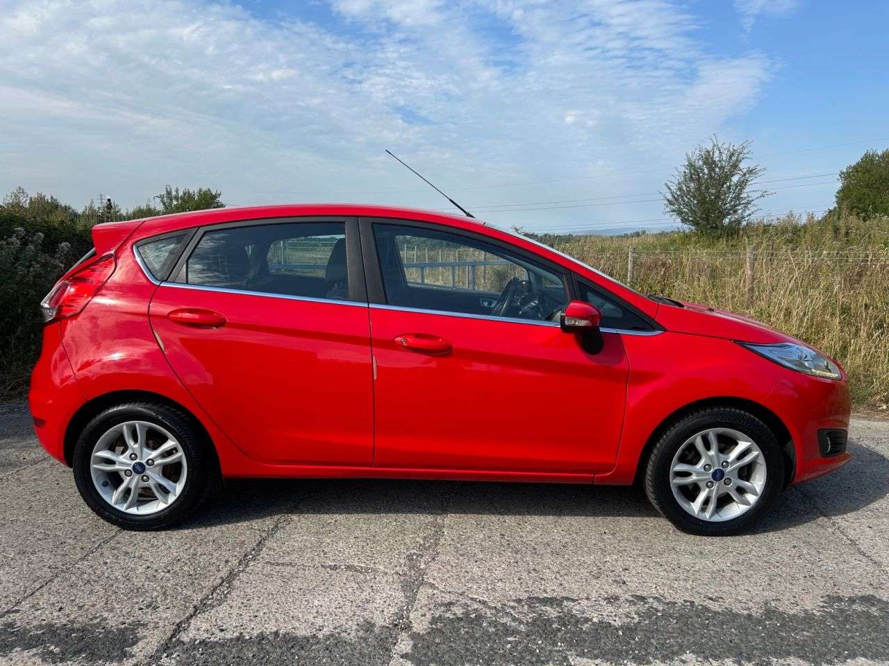 A 2016 FORD FIESTA 1.25 Zetec Hatchback 5dr Petrol Manual Euro 6 (82 ps) 65.7 MPG + DAB RADIO A 2016 FORD FIESTA 1.25 Zetec Hatchback 5dr Petrol Manual Euro 6 (82 ps) 65.7 MPG + DAB RADIO