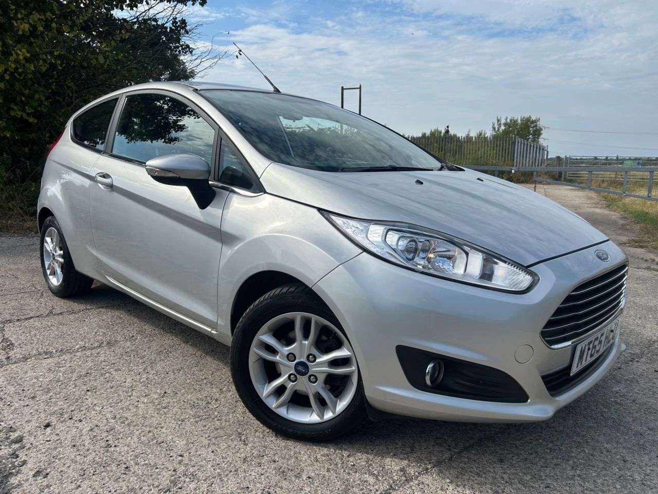 A 2015 FORD FIESTA 1.25 Zetec Hatchback 3dr Petrol Manual Euro 6 (82 ps) A 2015 FORD FIESTA 1.25 Zetec Hatchback 3dr Petrol Manual Euro 6 (82 ps)