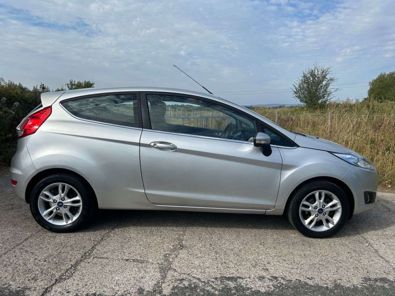 A 2015 FORD FIESTA 1.25 Zetec Hatchback 3dr Petrol Manual Euro 6 (82 ps) A 2015 FORD FIESTA 1.25 Zetec Hatchback 3dr Petrol Manual Euro 6 (82 ps)