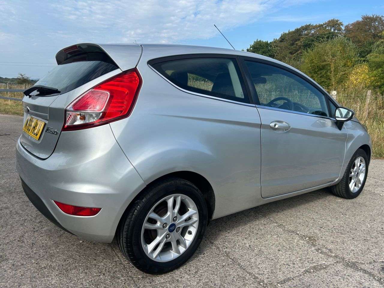 A 2015 FORD FIESTA 1.25 Zetec Hatchback 3dr Petrol Manual Euro 6 (82 ps) A 2015 FORD FIESTA 1.25 Zetec Hatchback 3dr Petrol Manual Euro 6 (82 ps)