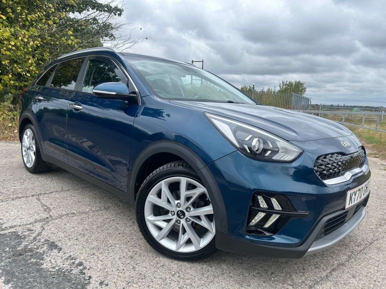 A 2020 KIA NIRO 1.6 GDi 3 SUV 5dr Petrol Hybrid DCT Euro 6 (s/s) (139 bhp) A 2020 KIA NIRO 1.6 GDi 3 SUV 5dr Petrol Hybrid DCT Euro 6 (s/s) (139 bhp)
