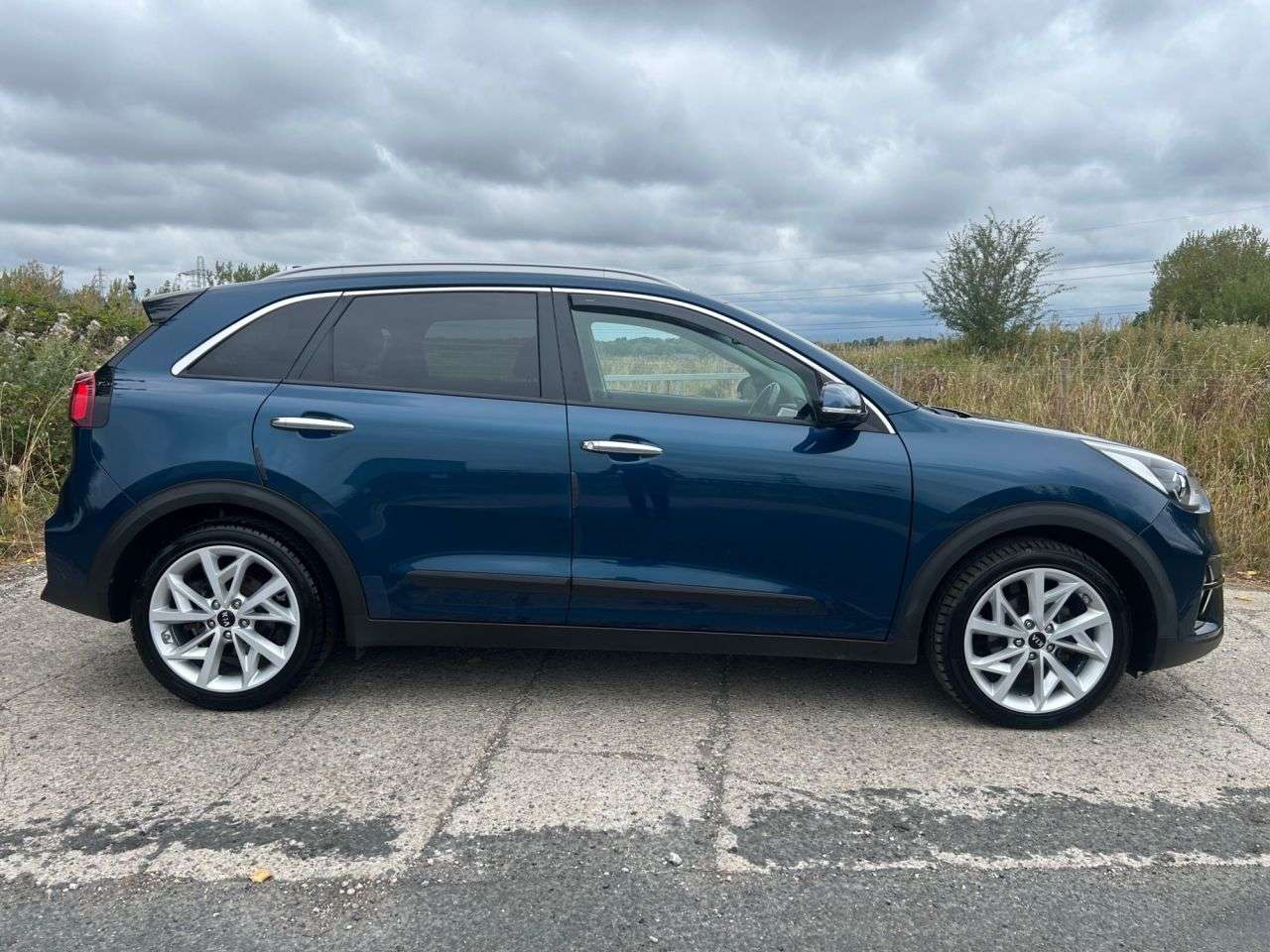 A 2020 KIA NIRO 1.6 GDi 3 SUV 5dr Petrol Hybrid DCT Euro 6 (s/s) (139 bhp) A 2020 KIA NIRO 1.6 GDi 3 SUV 5dr Petrol Hybrid DCT Euro 6 (s/s) (139 bhp)