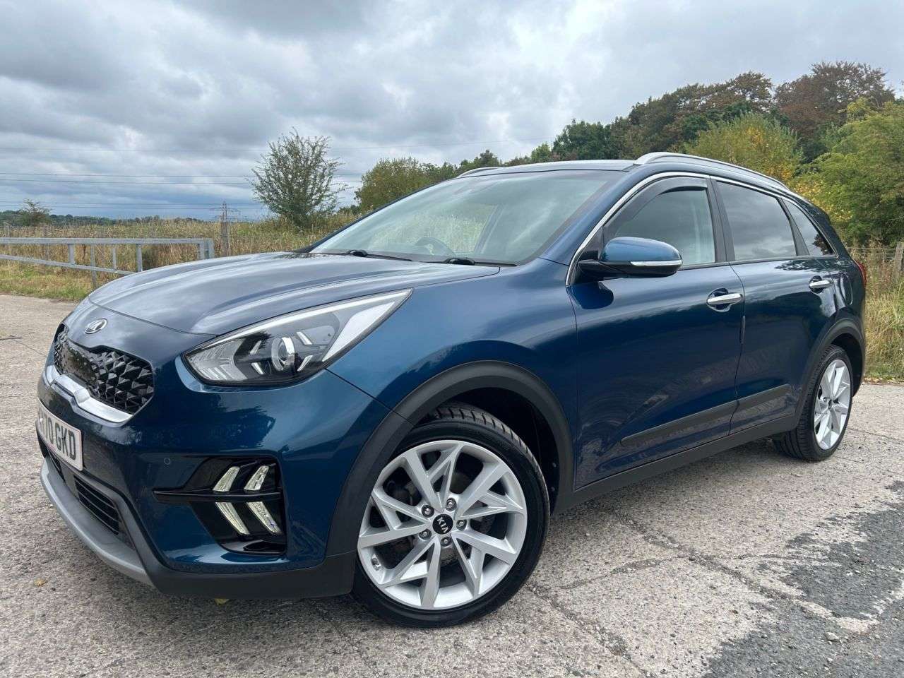 A 2020 KIA NIRO 1.6 GDi 3 SUV 5dr Petrol Hybrid DCT Euro 6 (s/s) (139 bhp) A 2020 KIA NIRO 1.6 GDi 3 SUV 5dr Petrol Hybrid DCT Euro 6 (s/s) (139 bhp)